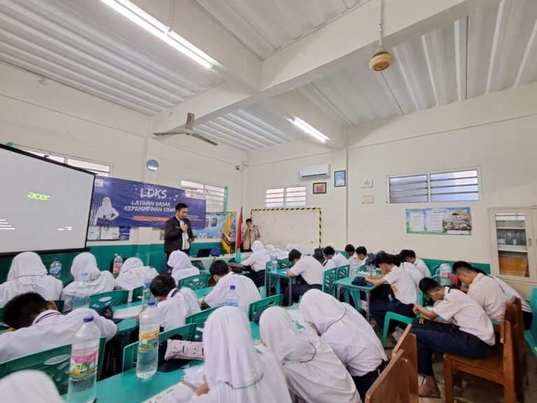 Kegiatan LDKS di SMP Amanah